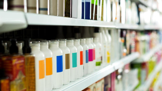 Formaldehida în cosmetice: de ce este periculoasă și cum o recunoști